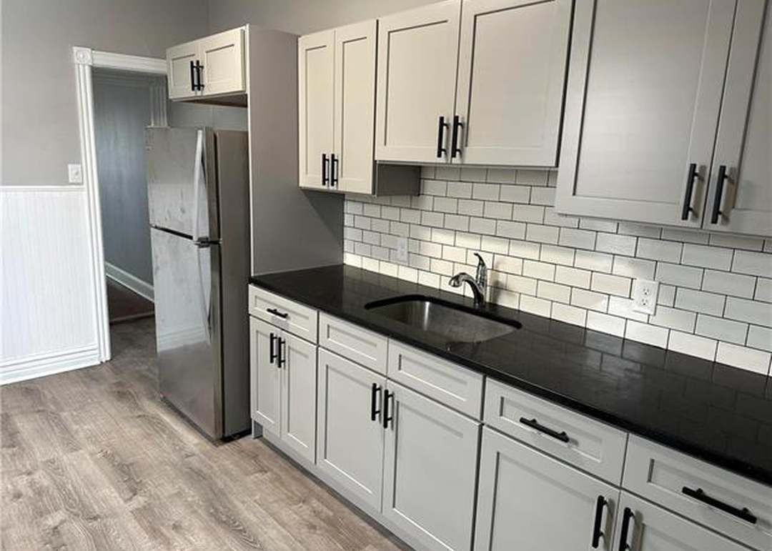 1332 W Gordon St - Photo 7 of 8