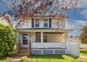 featured image of 115 W 32nd St