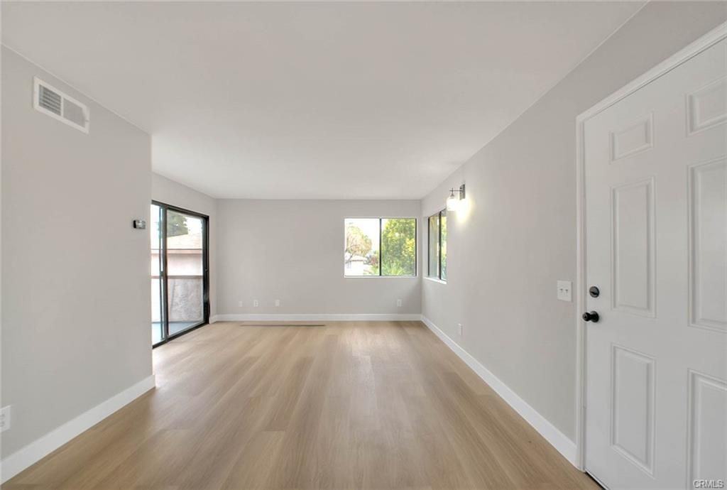 1333 Massachusetts Ave ##201 - Photo 3 of 15