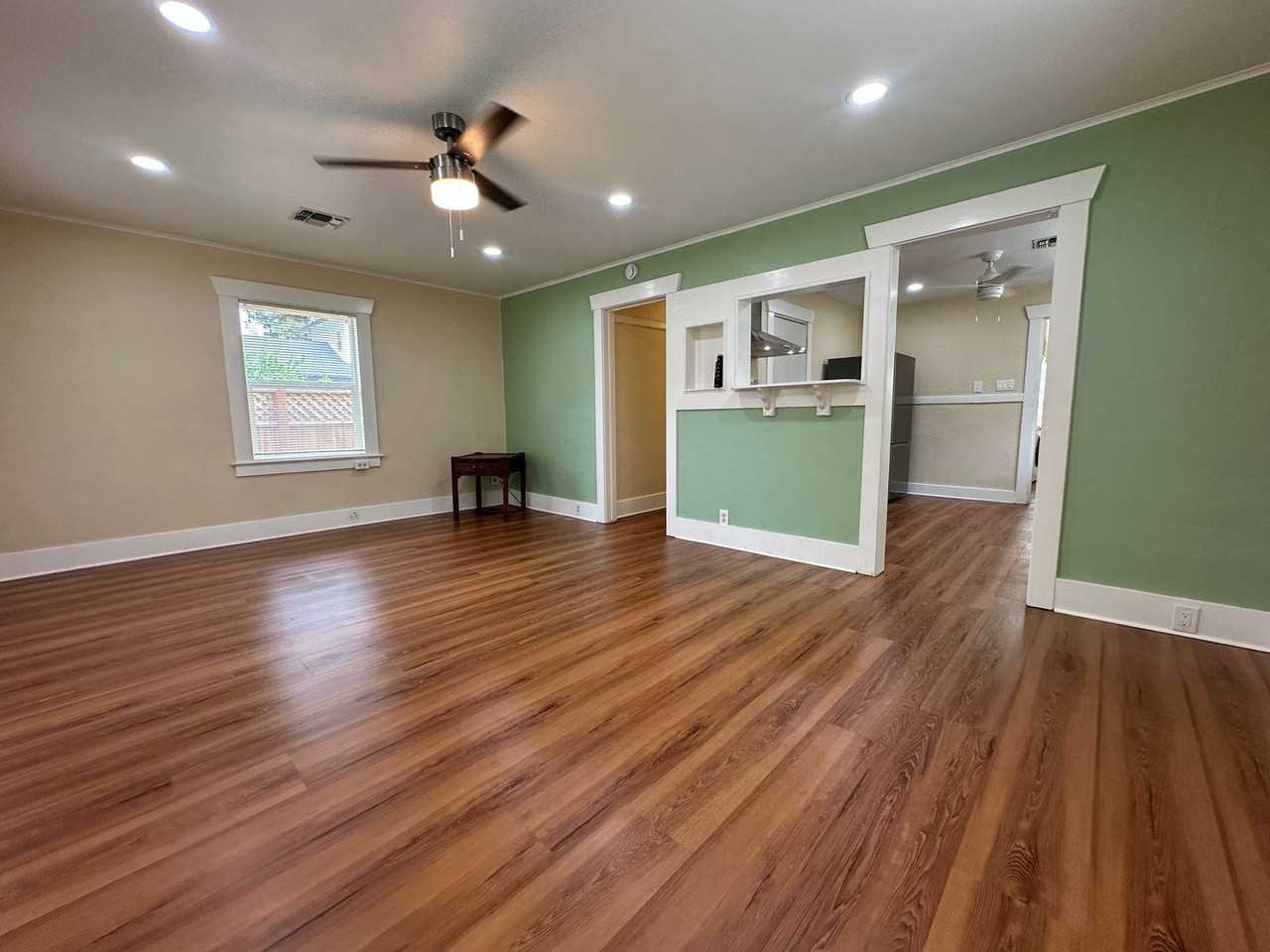 210 Las Flores Ave - Photo 6 of 23