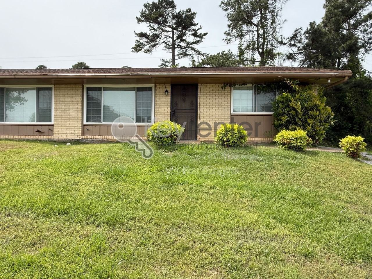 3973 Teakwood Dr - Photo 2 of 9