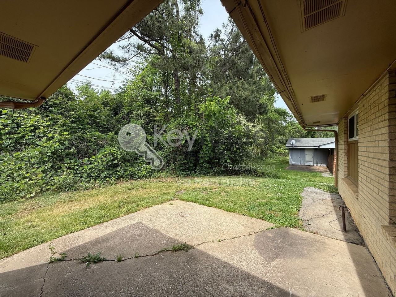 3973 Teakwood Dr - Photo 3 of 9