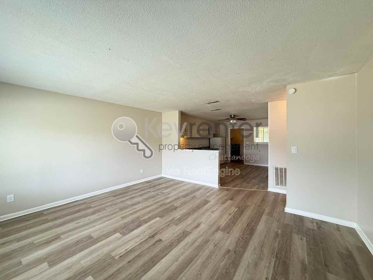 3973 Teakwood Dr - Photo 4 of 9