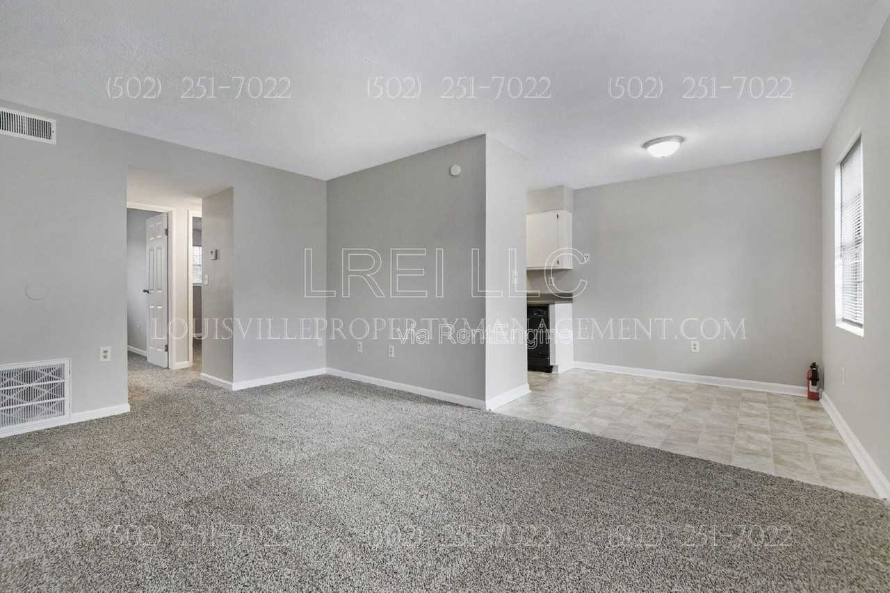 3105 Fordhaven Rd #4 - Photo 3 of 12