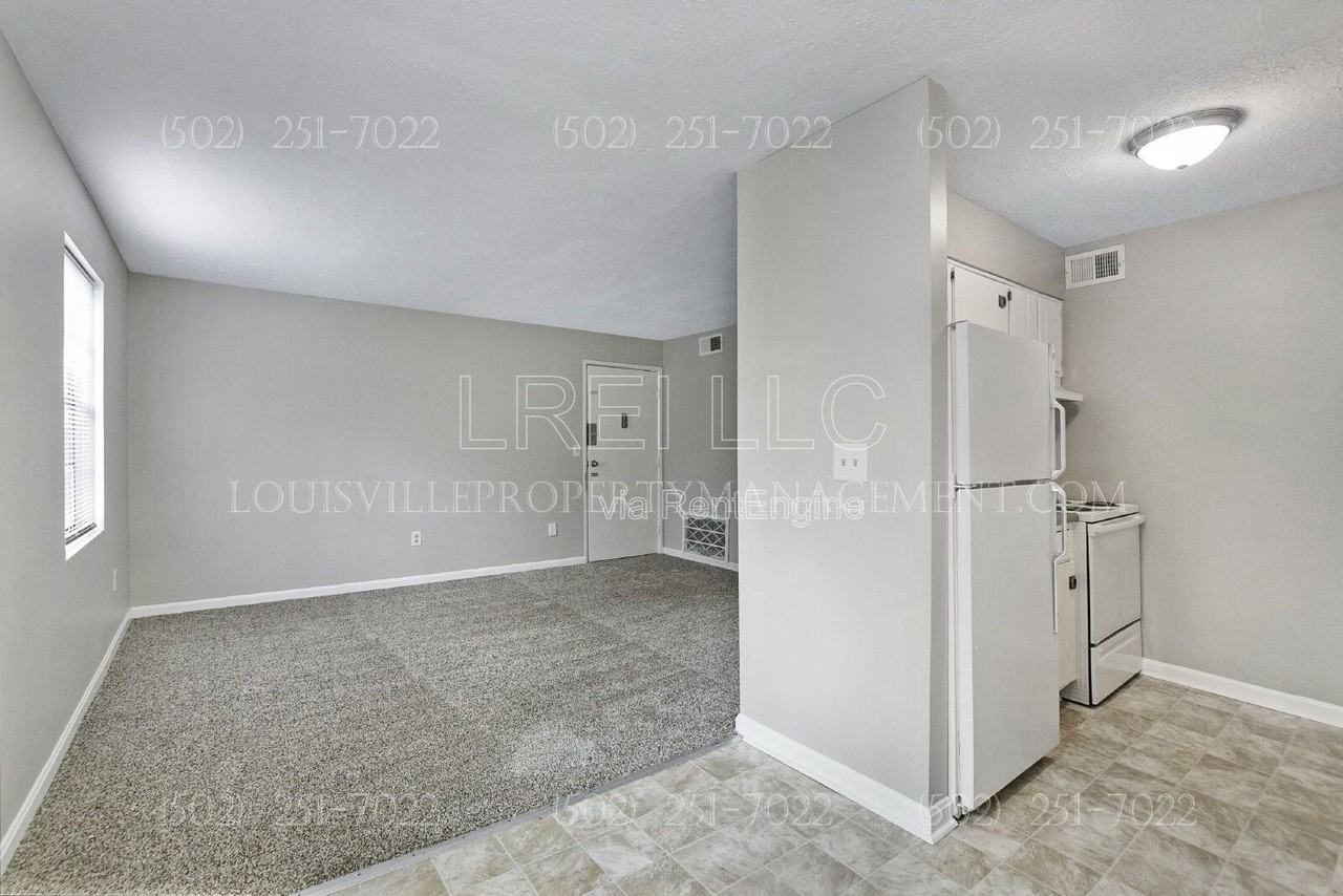 3105 Fordhaven Rd #4 - Photo 4 of 12