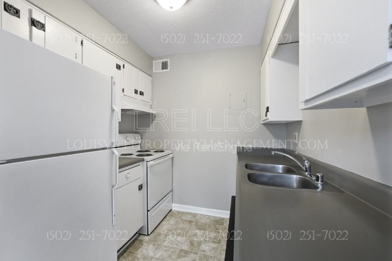 3105 Fordhaven Rd #4 - Photo 5 of 12
