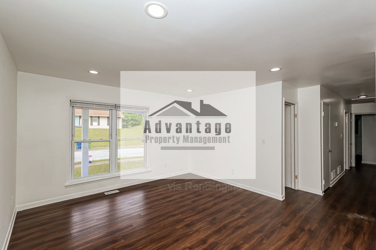 1455 Helen Ln Sw - Photo 4 of 23
