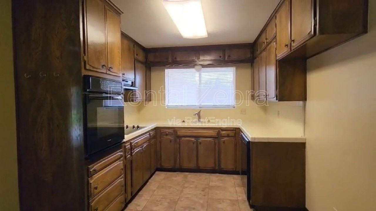 543 Kathryn Ct - Photo 6 of 19