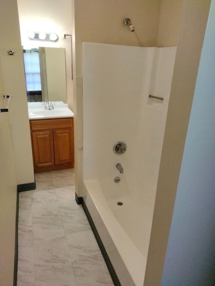407 Wethersfield Ave #3 - Photo 4 of 7