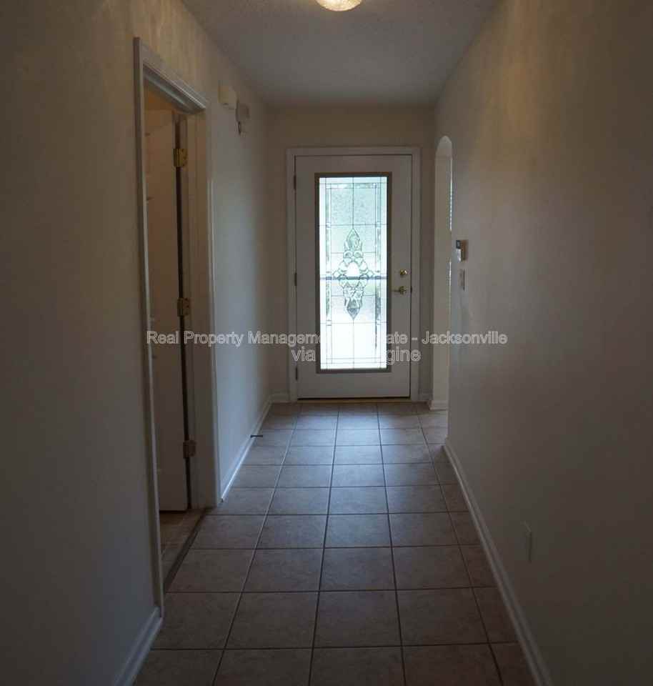 1721 Keswick Rd - Photo 4 of 35