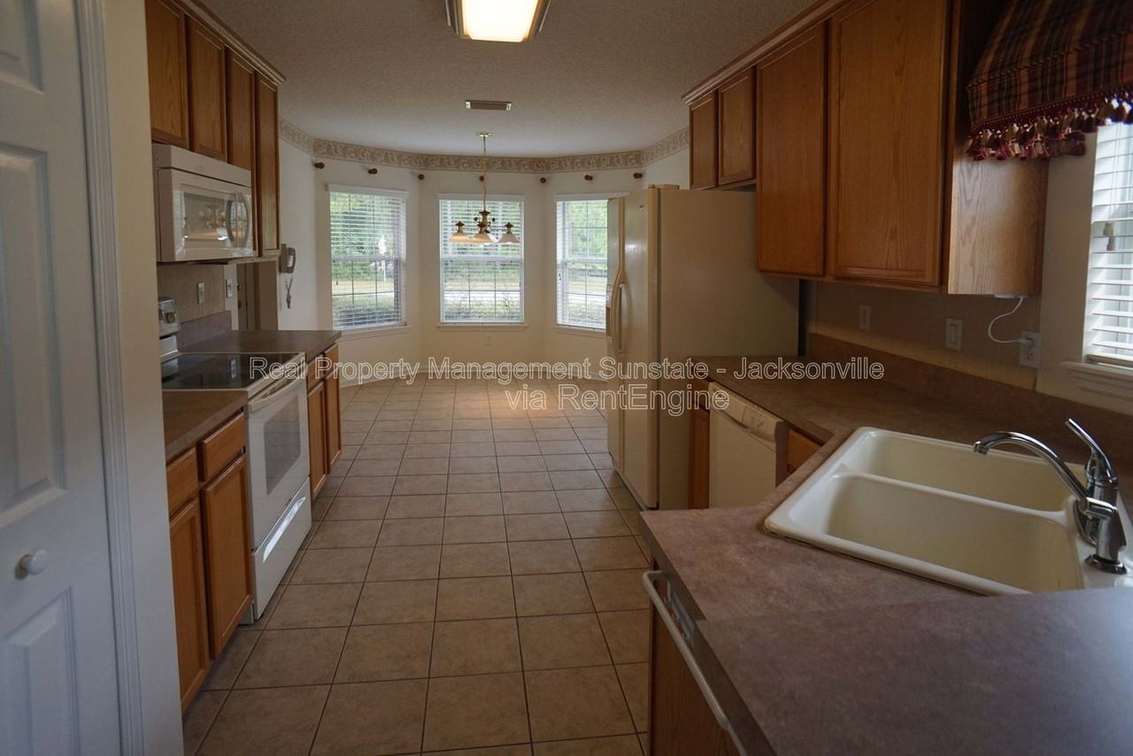 1721 Keswick Rd - Photo 6 of 35