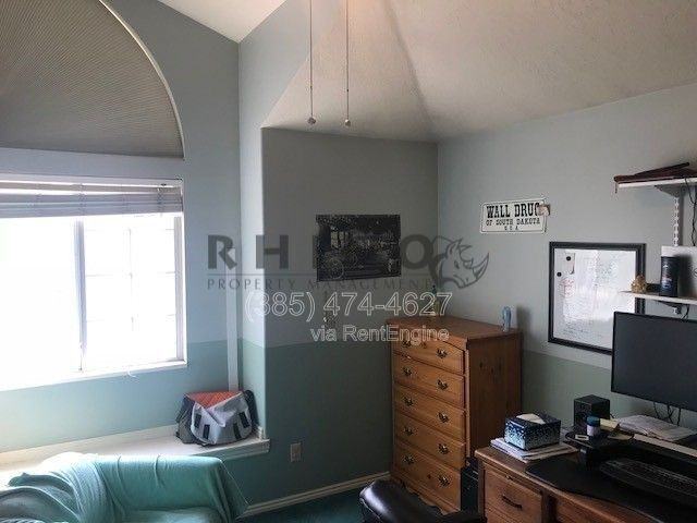 333 E Sandy Land Ln - Photo 5 of 16