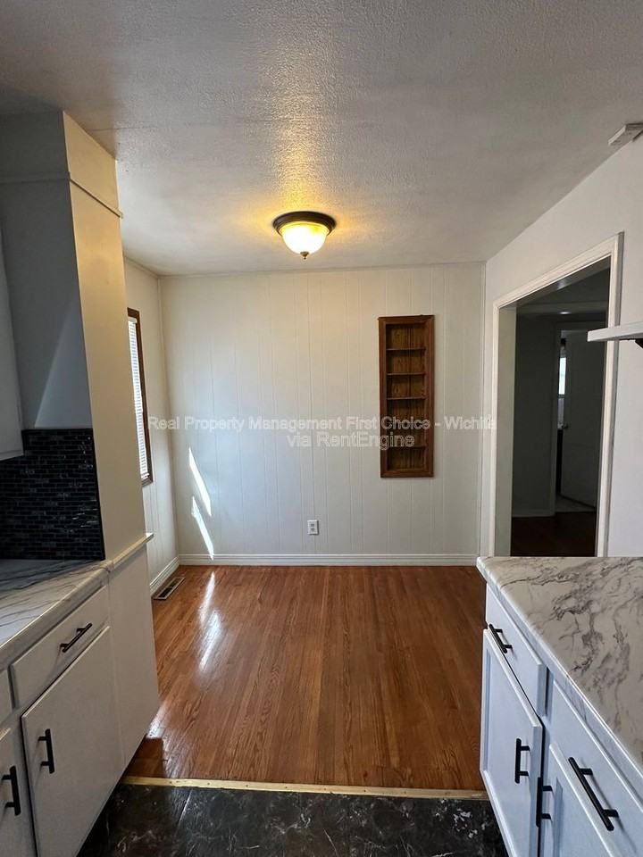 2448 E Aloma St - Photo 5 of 18