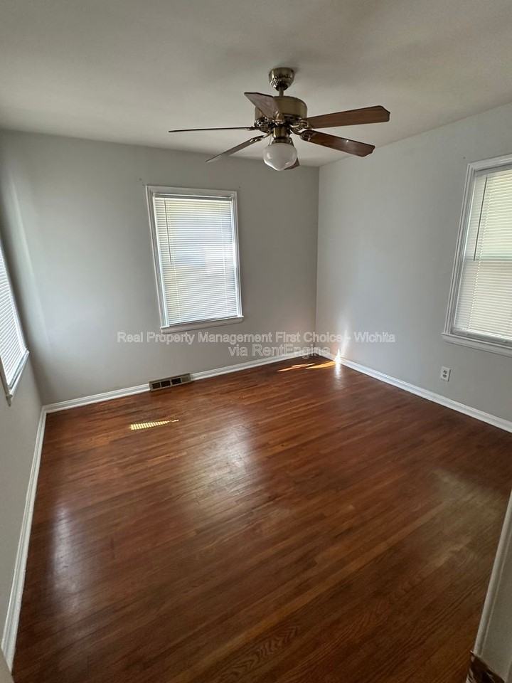 2448 E Aloma St - Photo 7 of 18