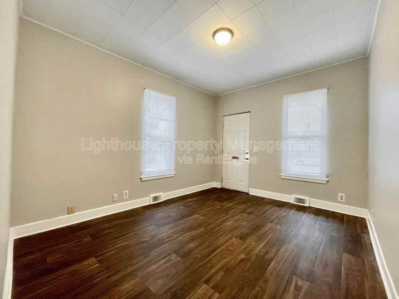 1633 Peck St #1 - Photo 4 of 9