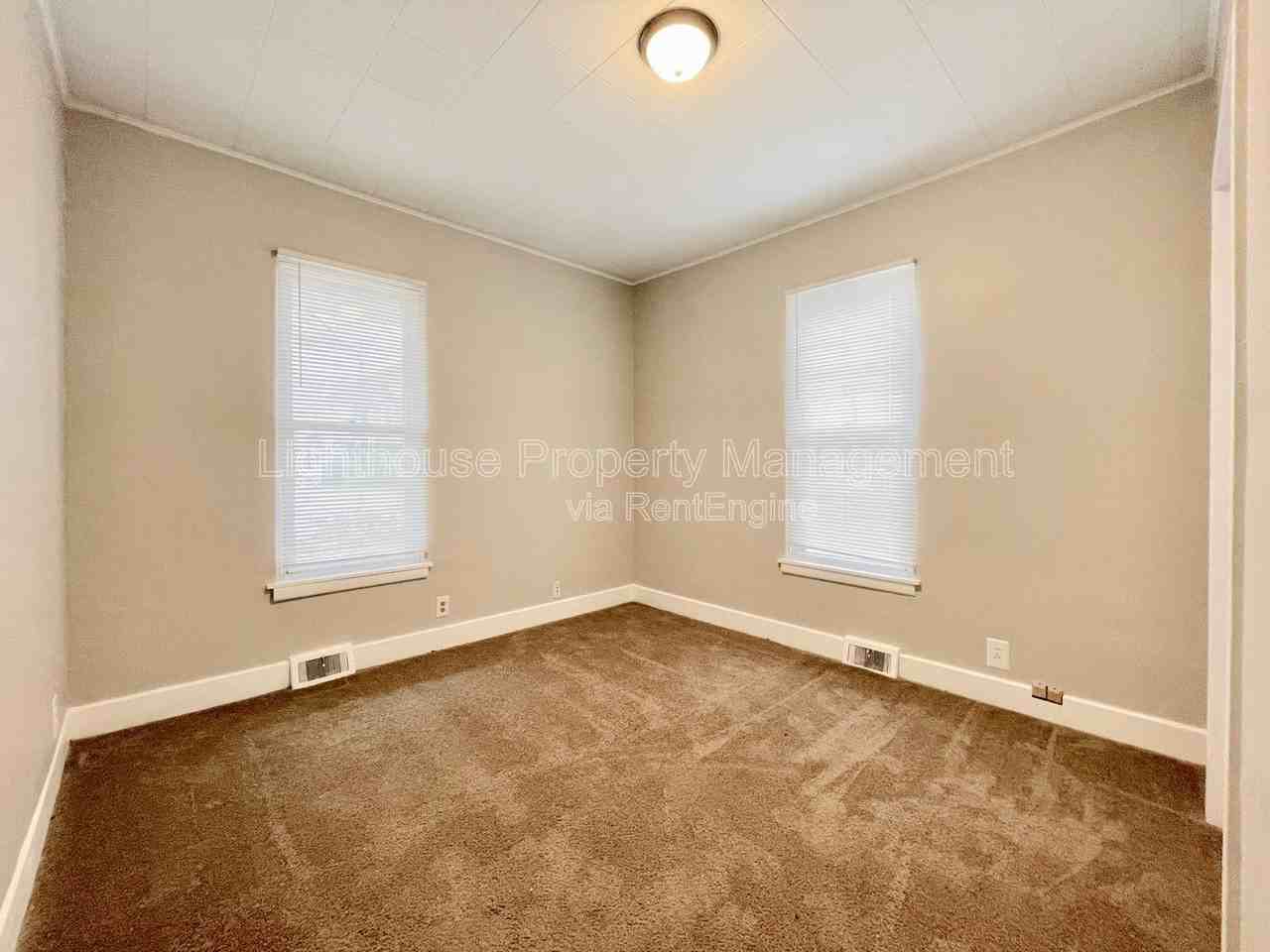 1633 Peck St #1 - Photo 6 of 9