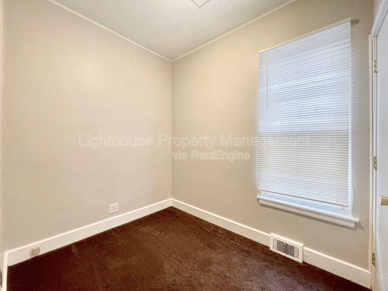 1633 Peck St #1 - Photo 7 of 9