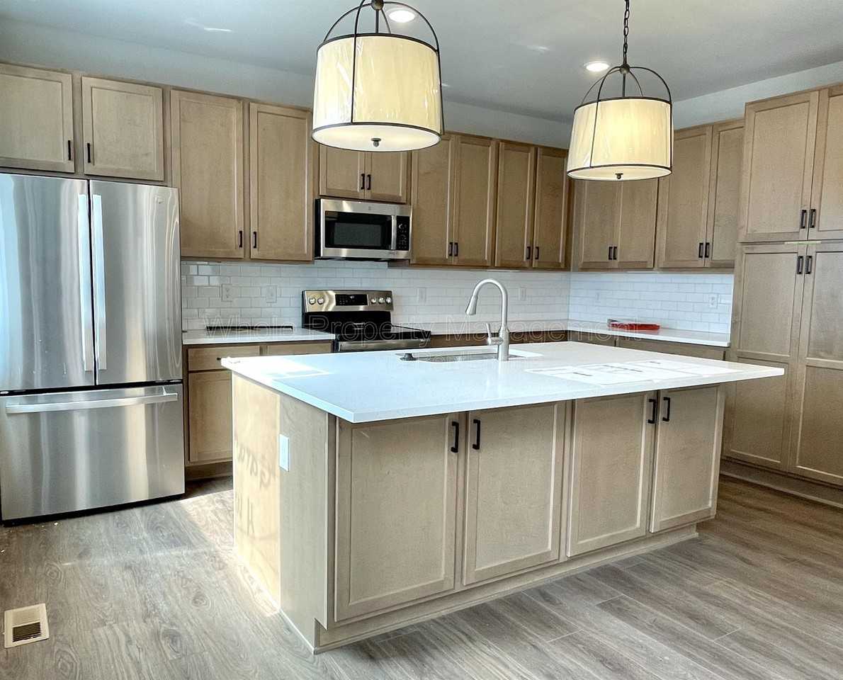 361 Fox Ln - Photo 2 of 28