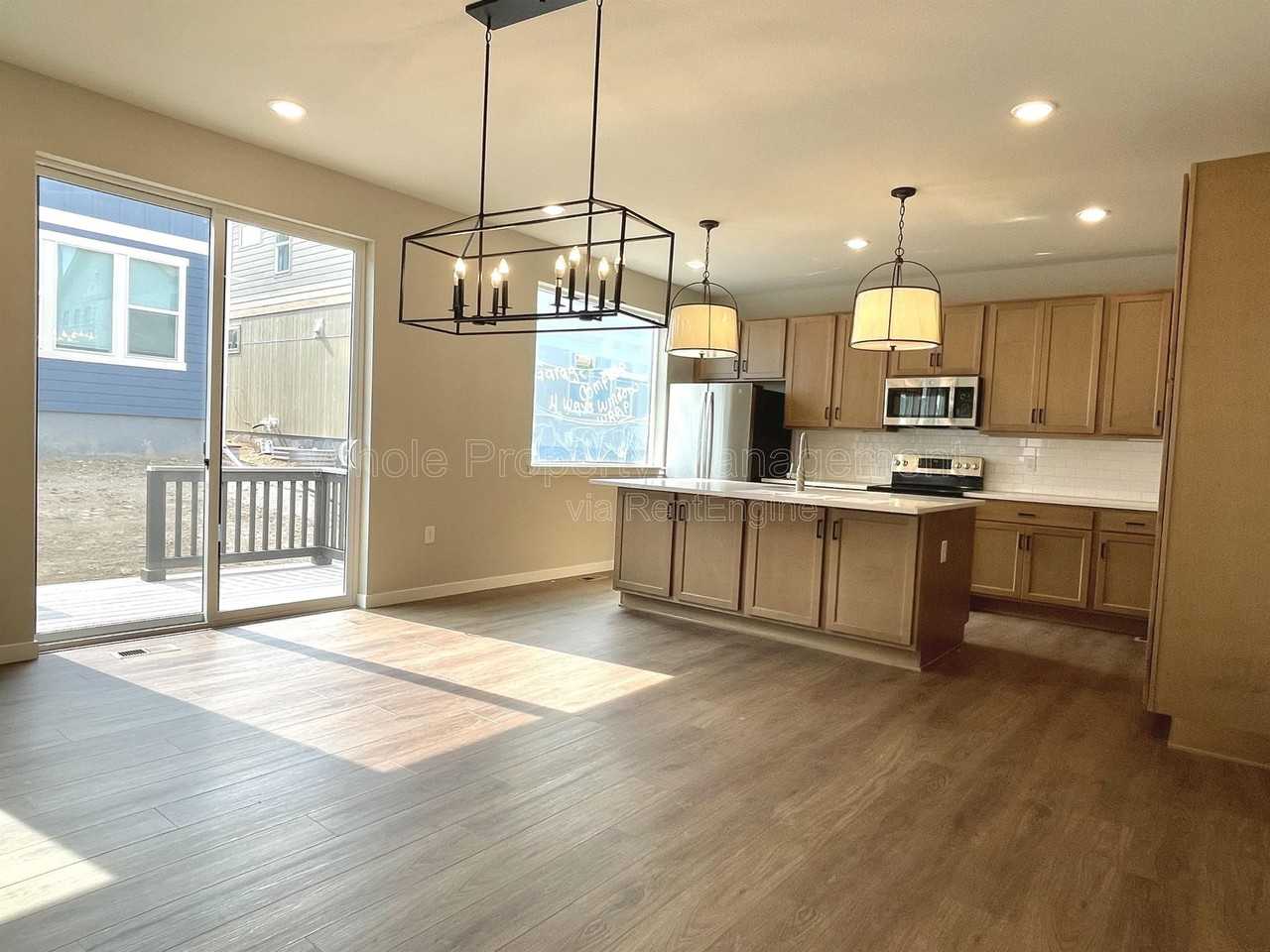361 Fox Ln - Photo 4 of 28