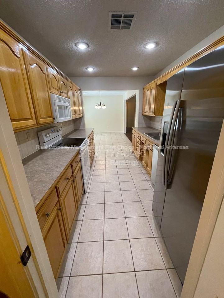 1904 Sw Spruce Rd - Photo 4 of 24