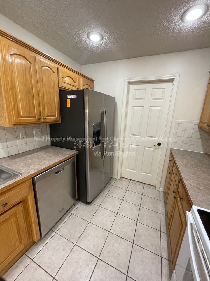 1904 Sw Spruce Rd - Photo 5 of 24
