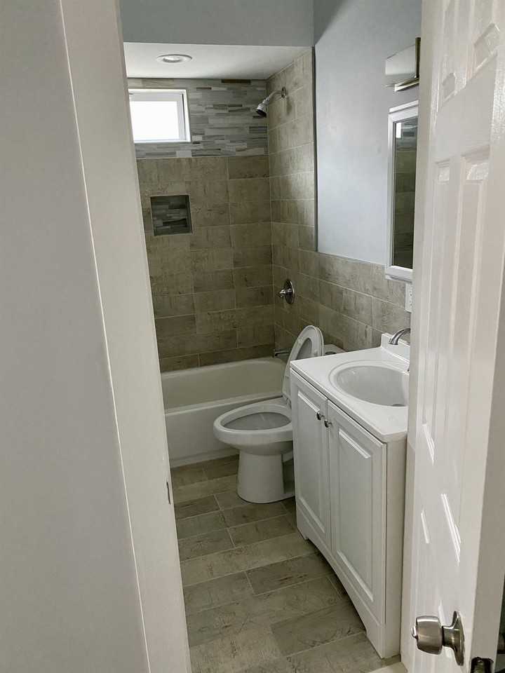 5112 Hazel Ave #14708224 - Photo 2 of 31