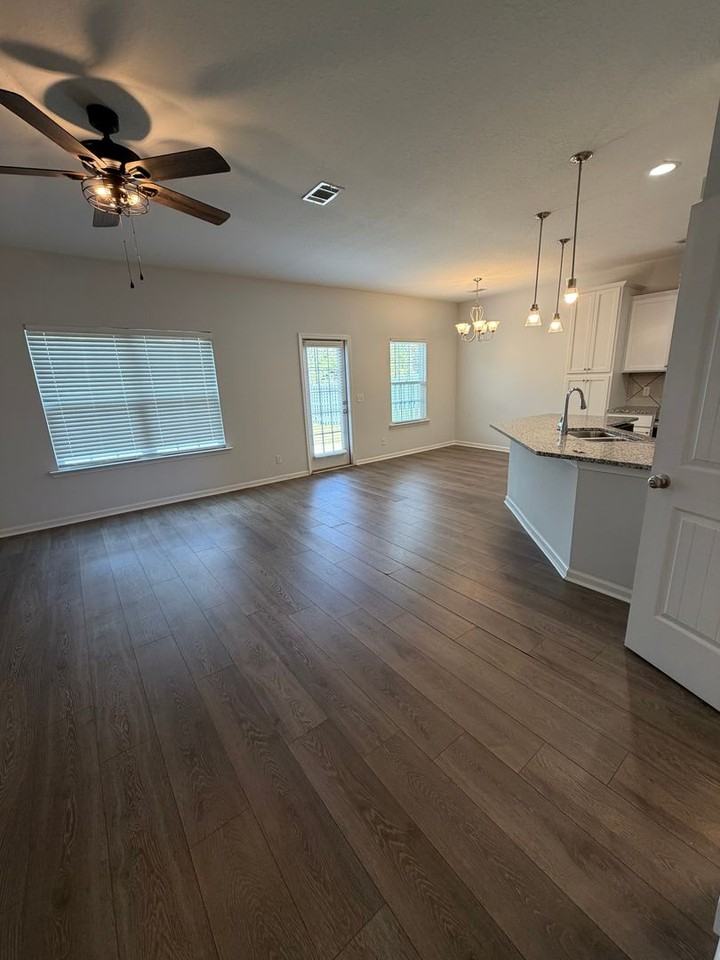 600 Brightleaf Cir - Photo 3 of 28