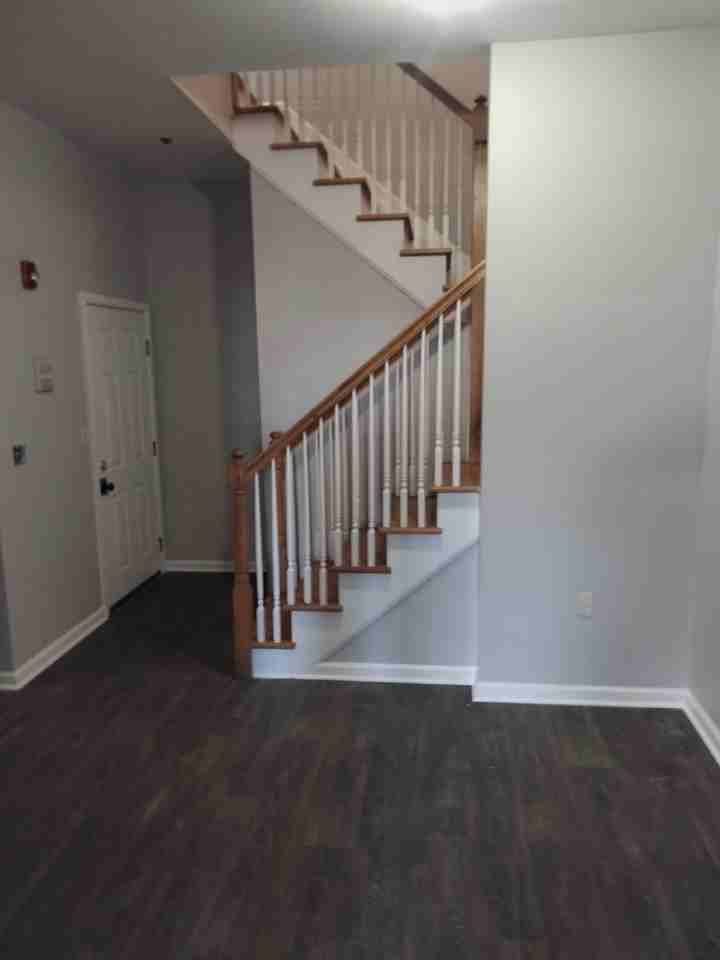 588612 E Main St #598