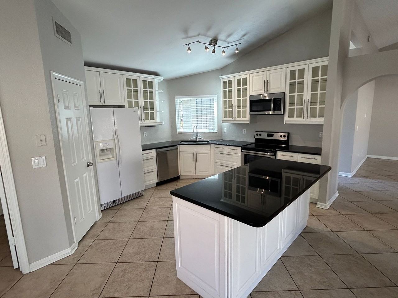 16435 S 43rd St - Photo 3 of 15