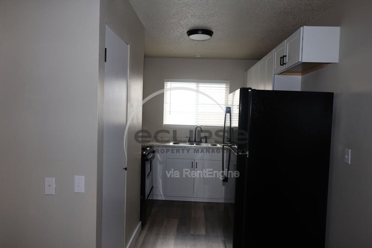 450 Chipeta Ave #06 - Photo 2 of 10