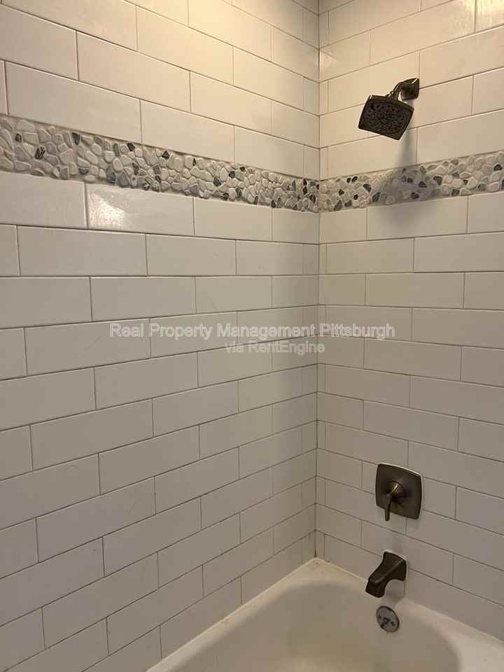 5735 Phillips Ave #1 - Photo 5 of 9