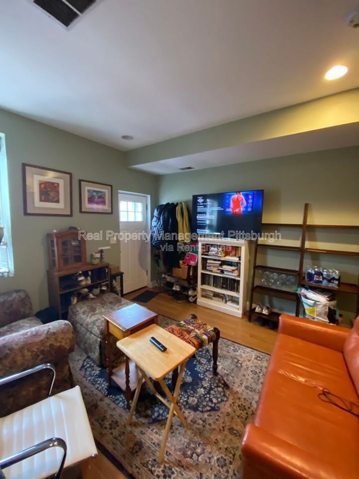 176 Lodi Way - Photo 3 of 13