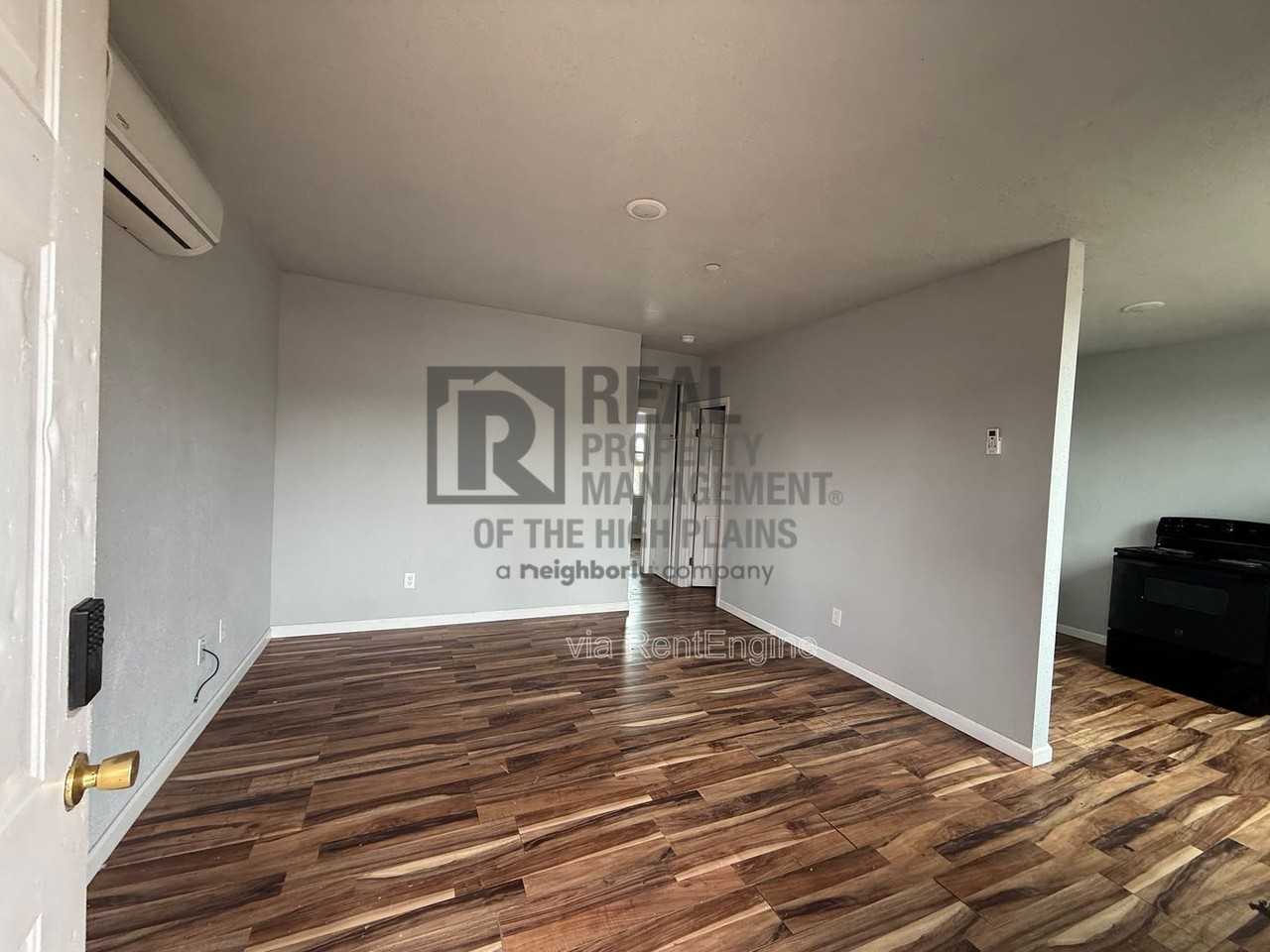 705 N Mirror St #A - Photo 2 of 5