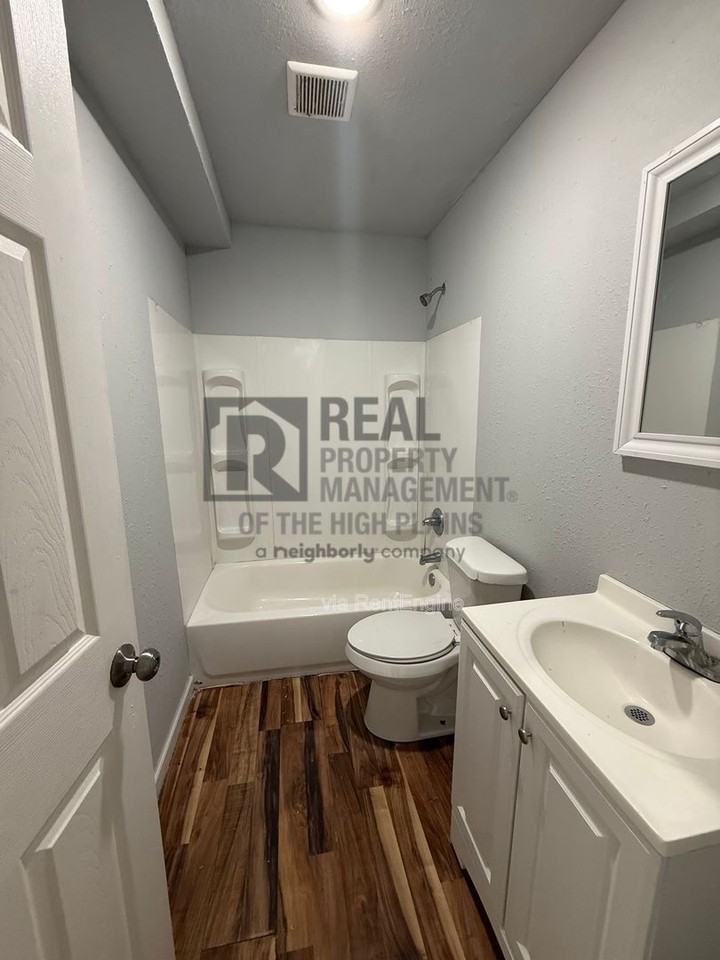 705 N Mirror St #A - Photo 5 of 5
