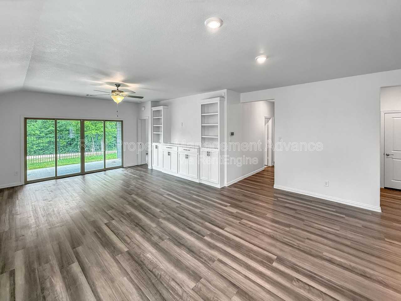 579 White Water Dr - Photo 7 of 19