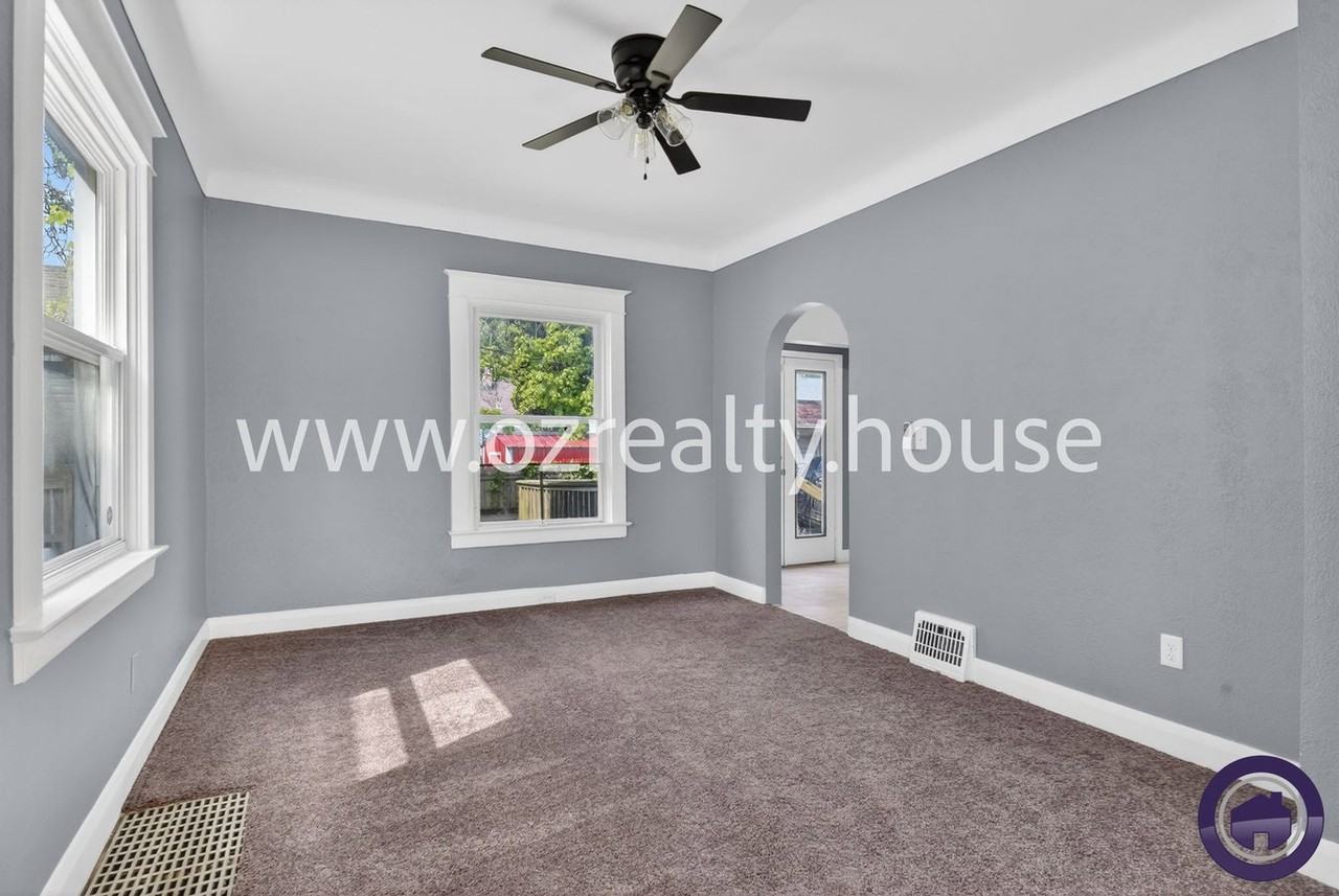 1505 Navarre Ave - Photo 6 of 18