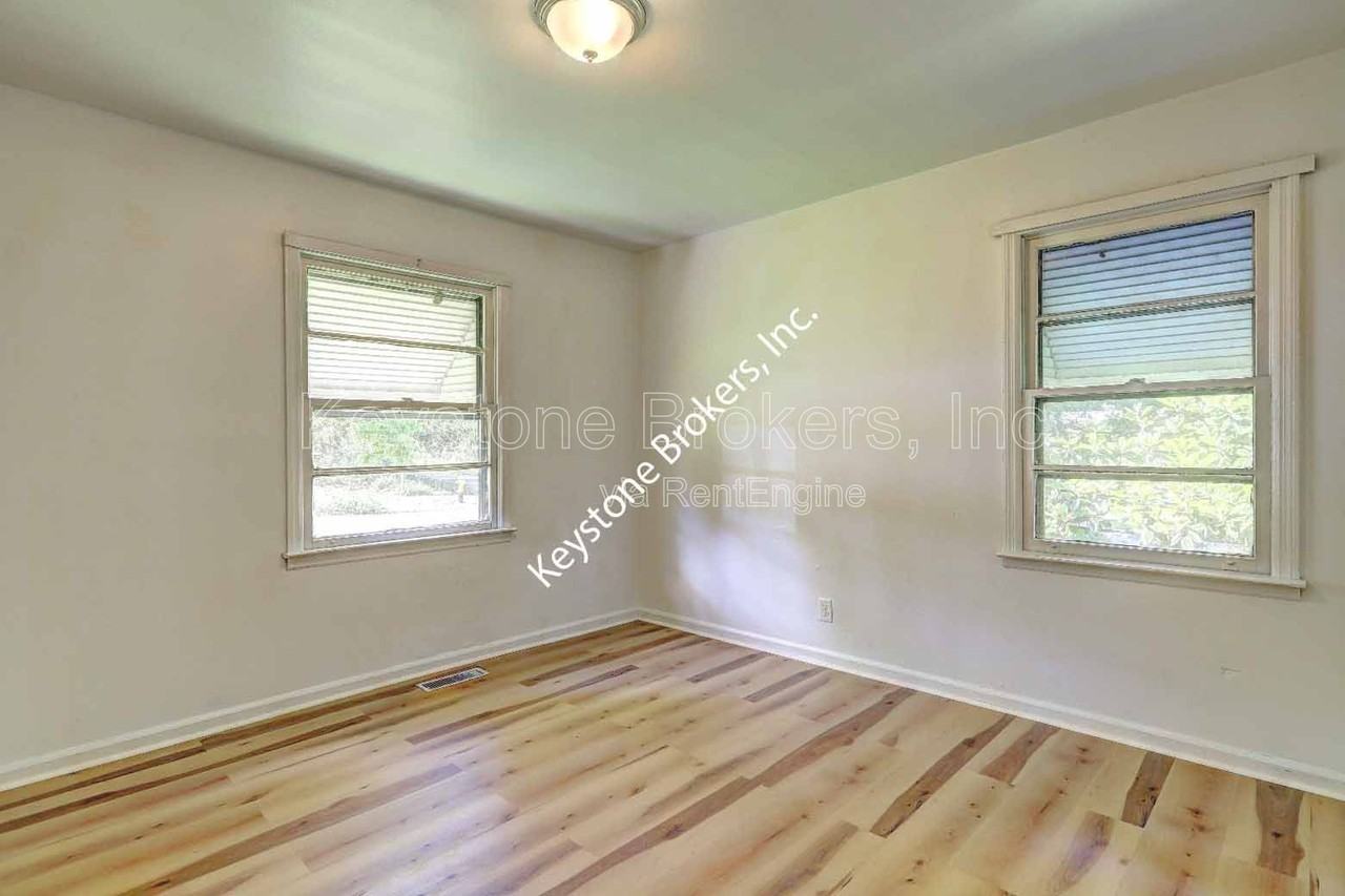3495 Charleston Cir - Photo 6 of 9