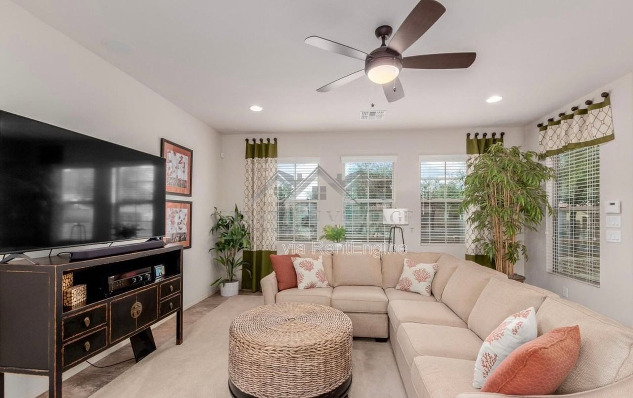 4467 E Remington Dr - Photo 4 of 45