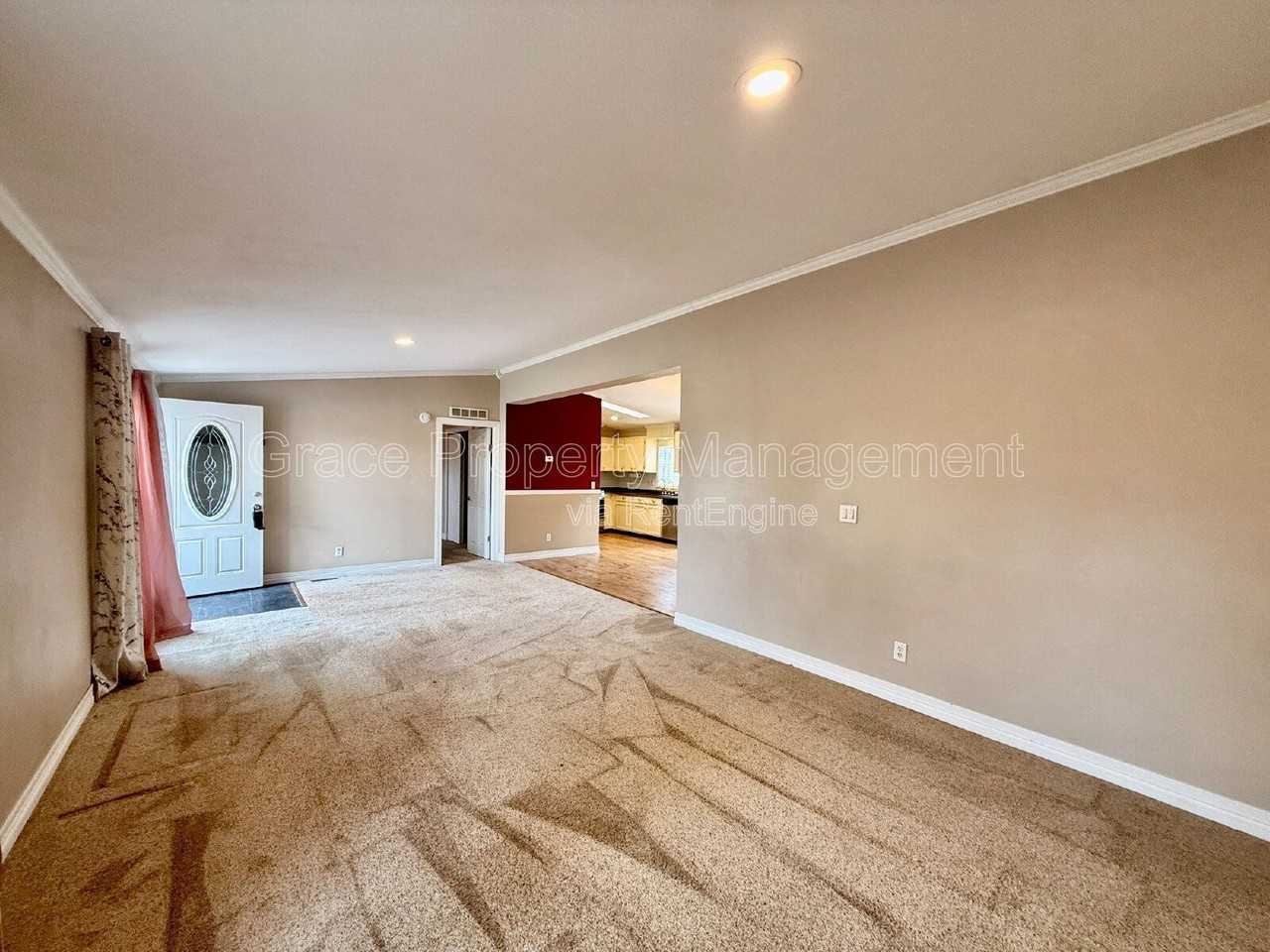501 Prairie Ave - Photo 3 of 20