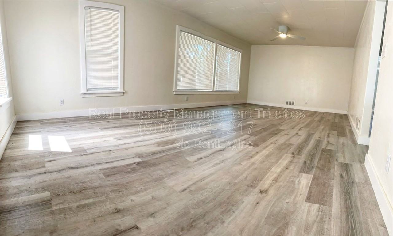 717 S Union St - Photo 5 of 15