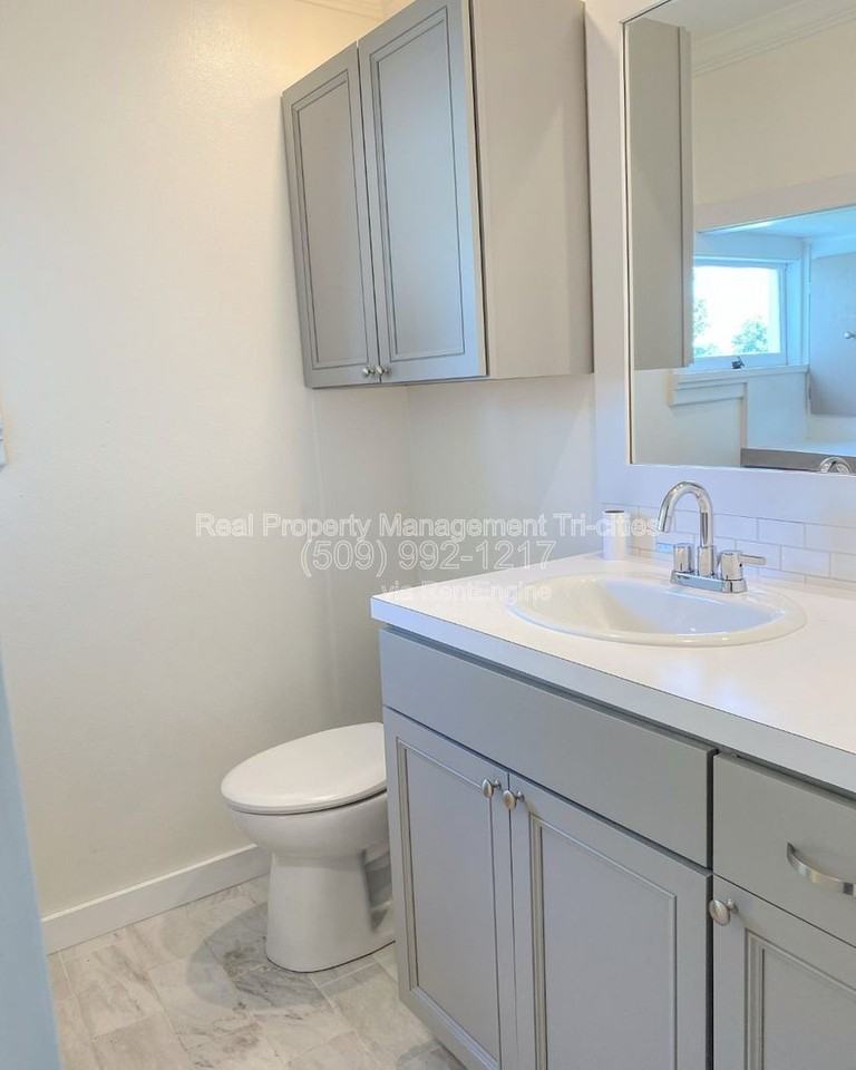 717 S Union St - Photo 7 of 15