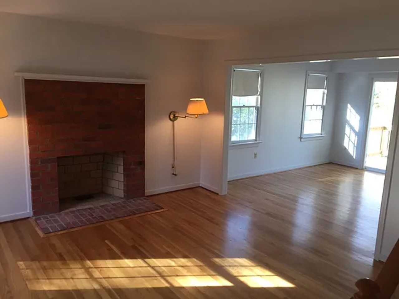 8994 Midway Rd - Photo 3 of 9