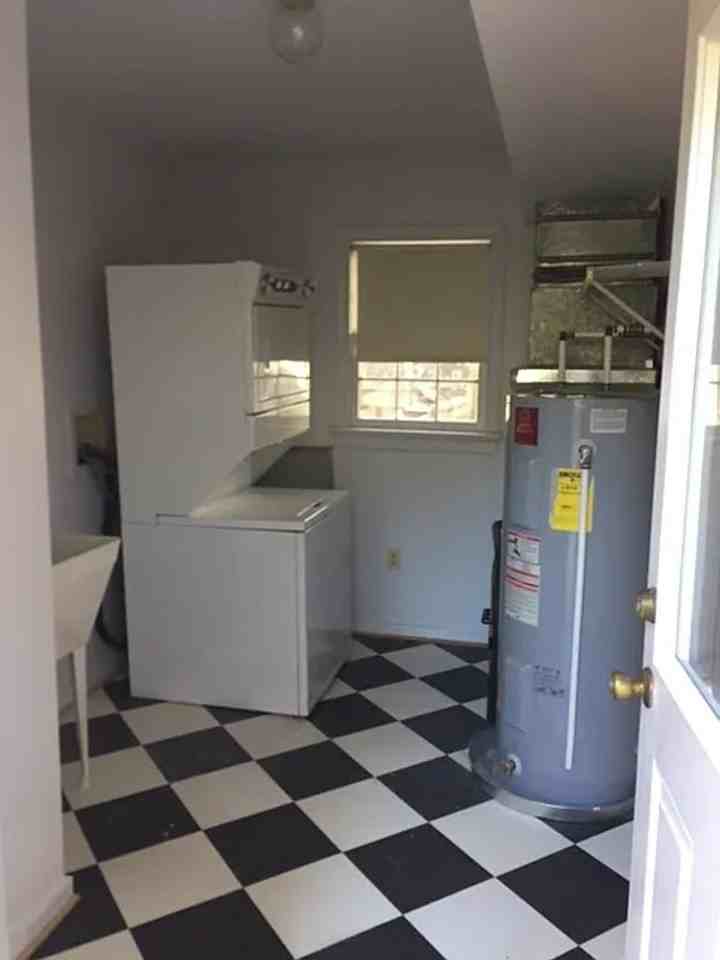 8994 Midway Rd - Photo 7 of 9