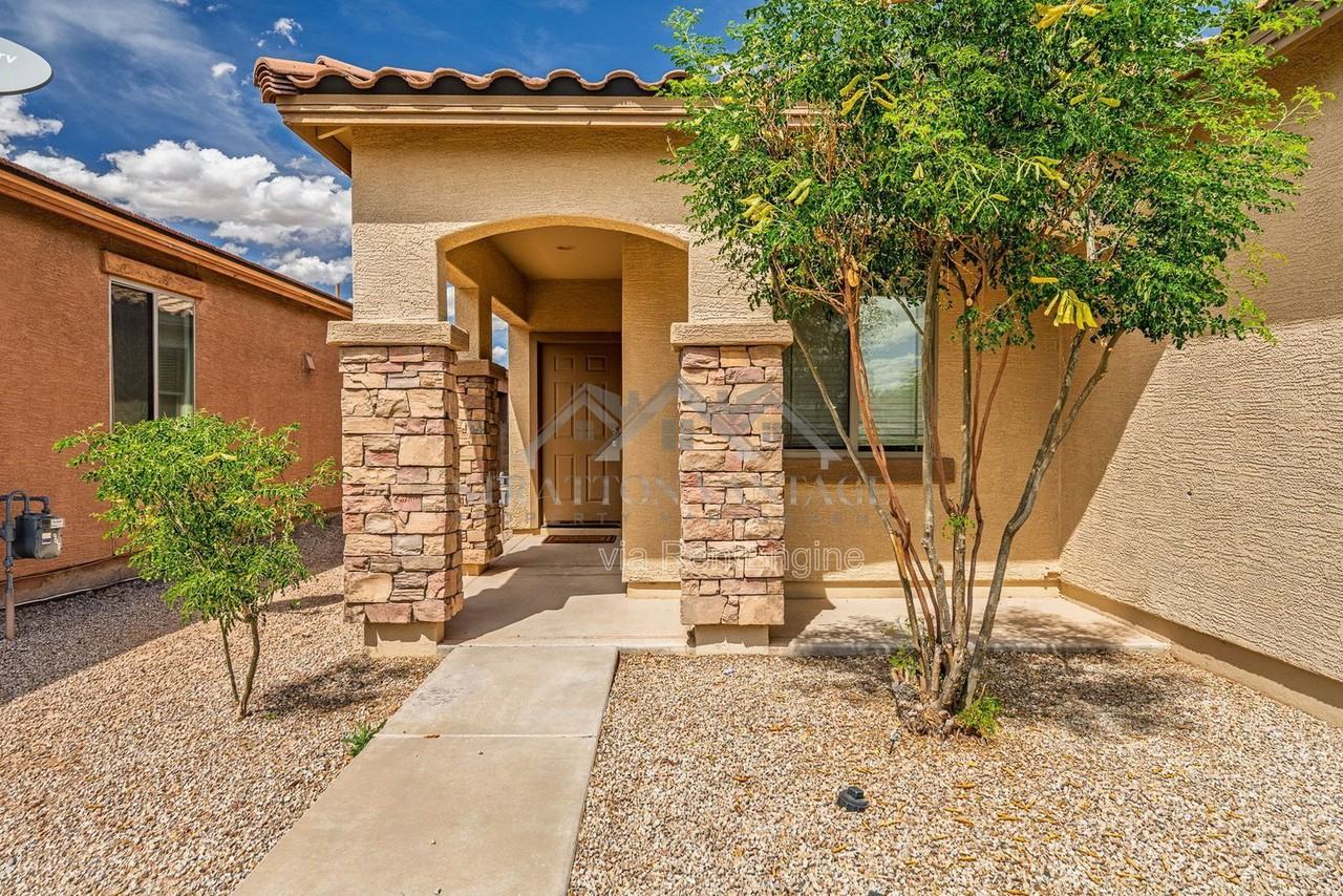 44212 W Cydnee Dr - Photo 4 of 33