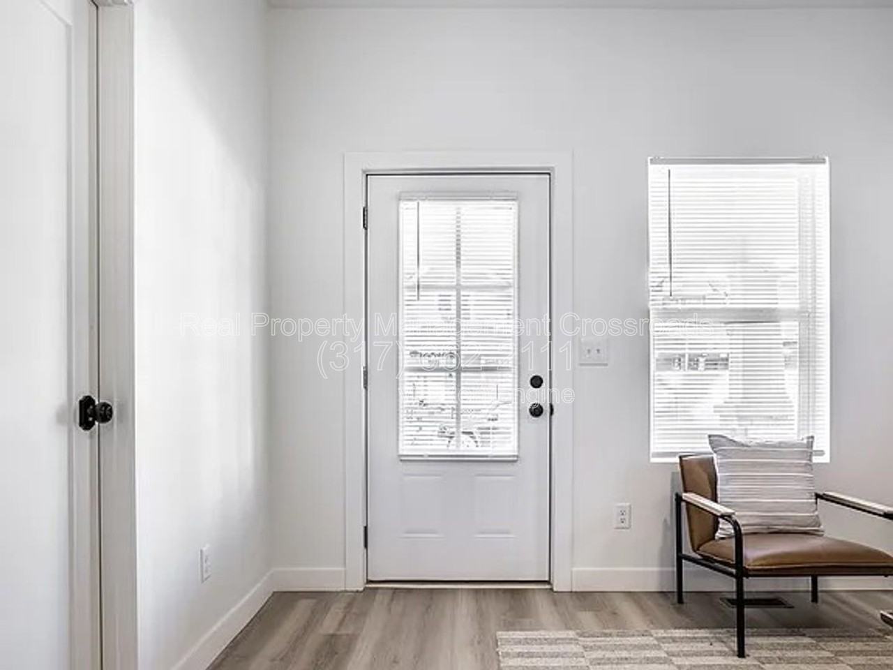849 N Oakland Ave - Photo 4 of 44