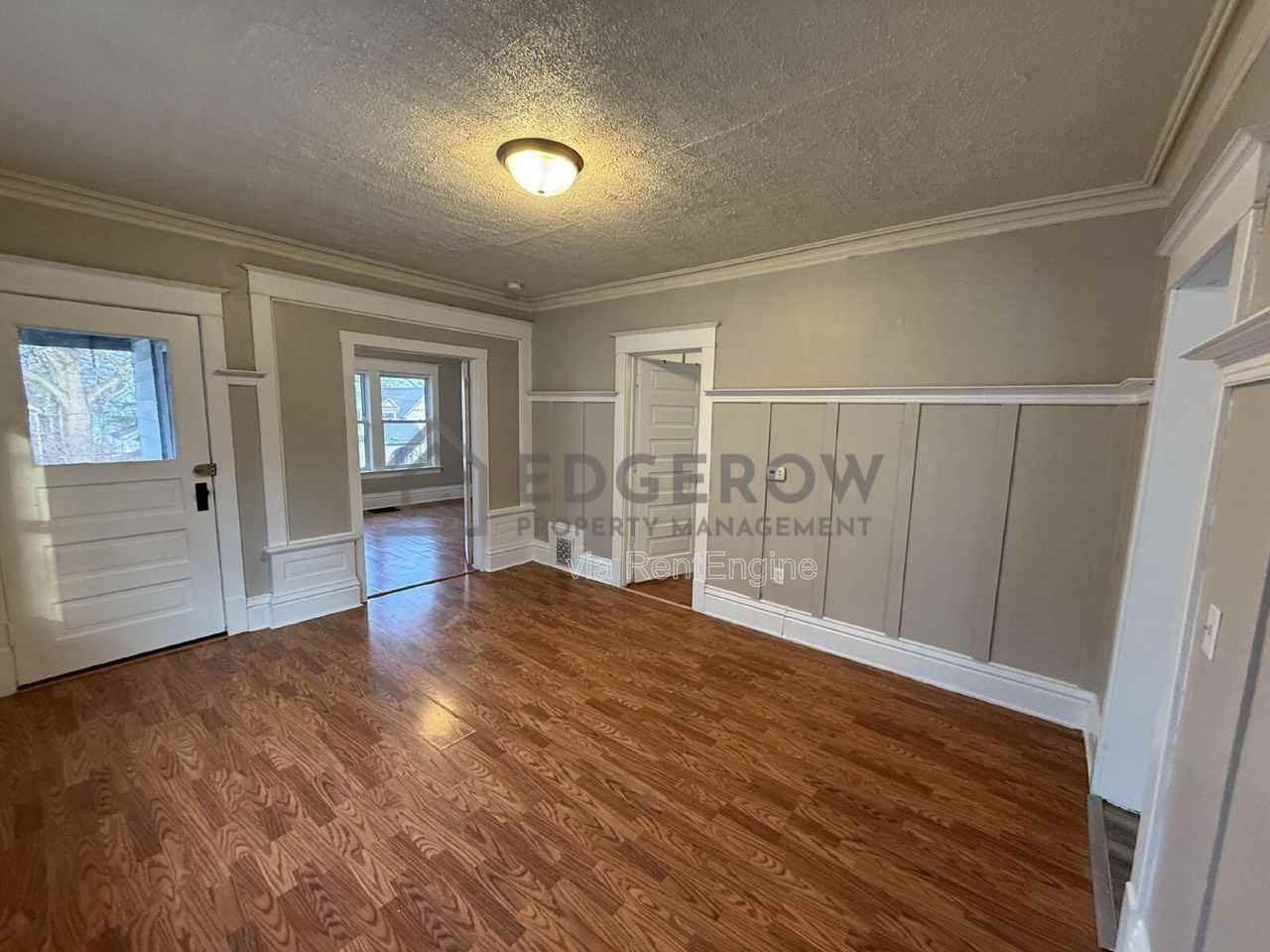 1038 Lafayette Ave Se - Photo 3 of 8