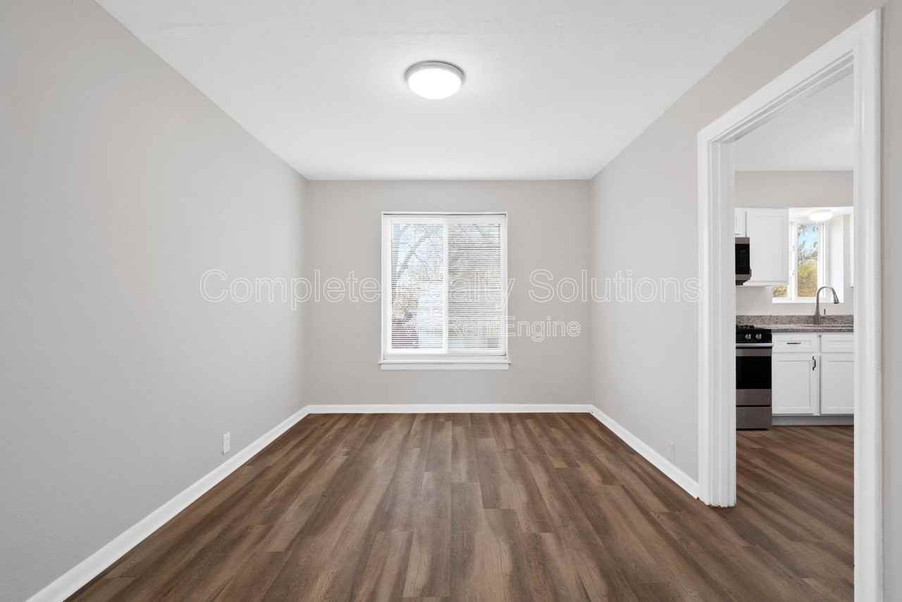 7720 Ahern Ave - Photo 6 of 21