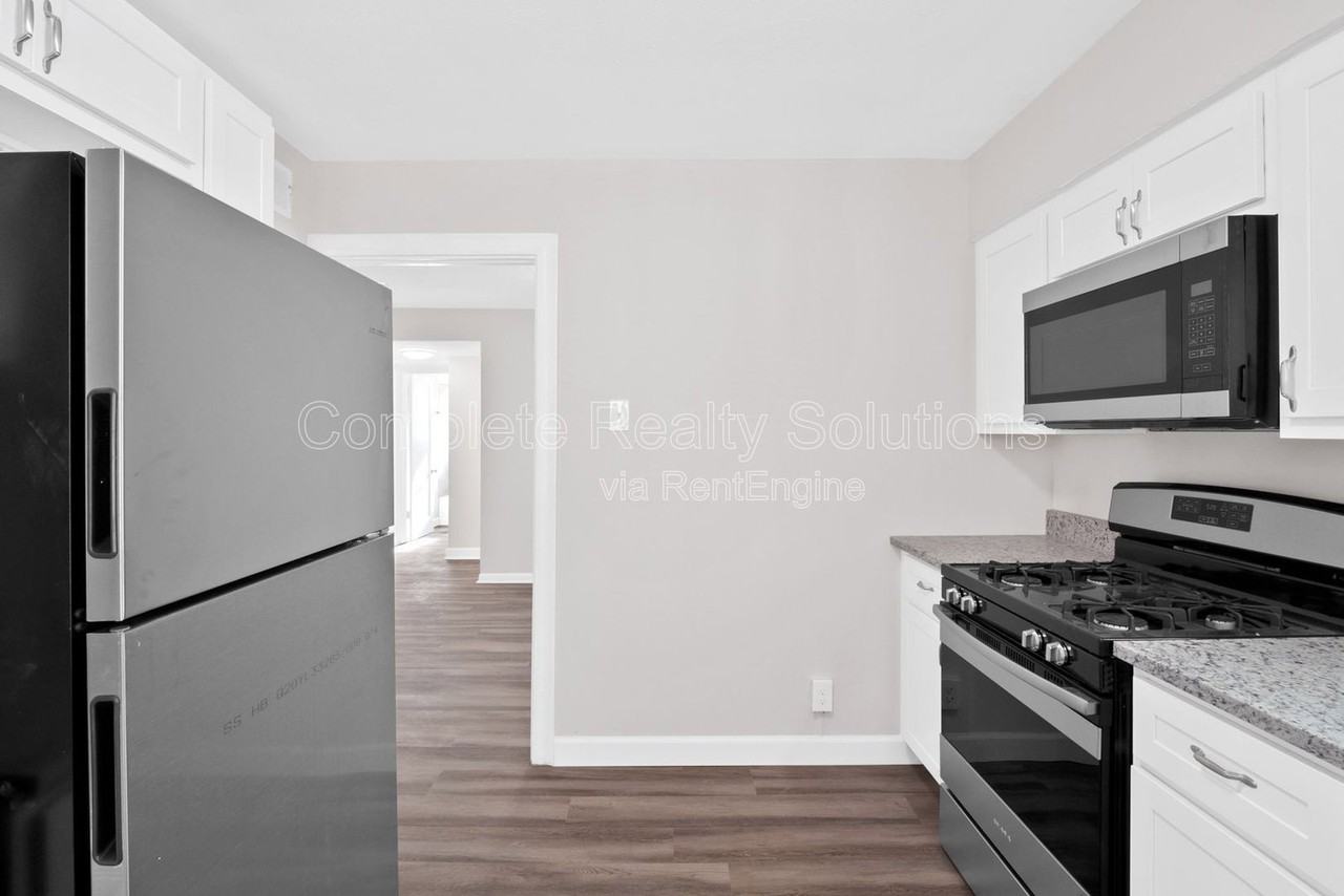 7720 Ahern Ave - Photo 7 of 21