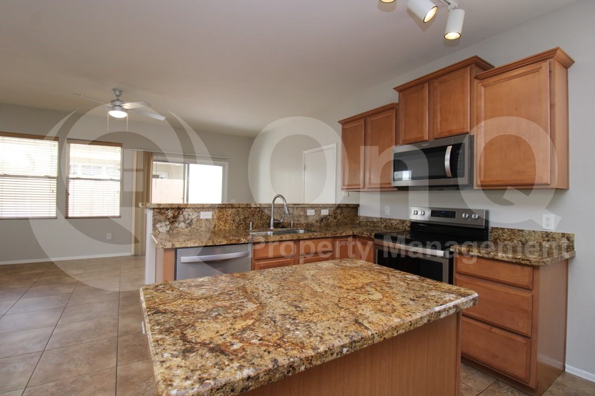 1461 S Pheasant Dr - Photo 3 of 21