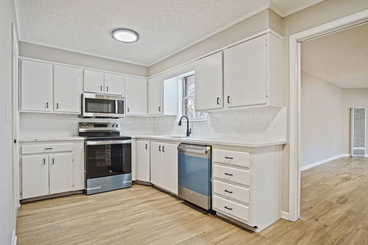 1607 Denison Dr - Photo 4 of 26